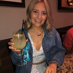 Meet your Posher, Molly